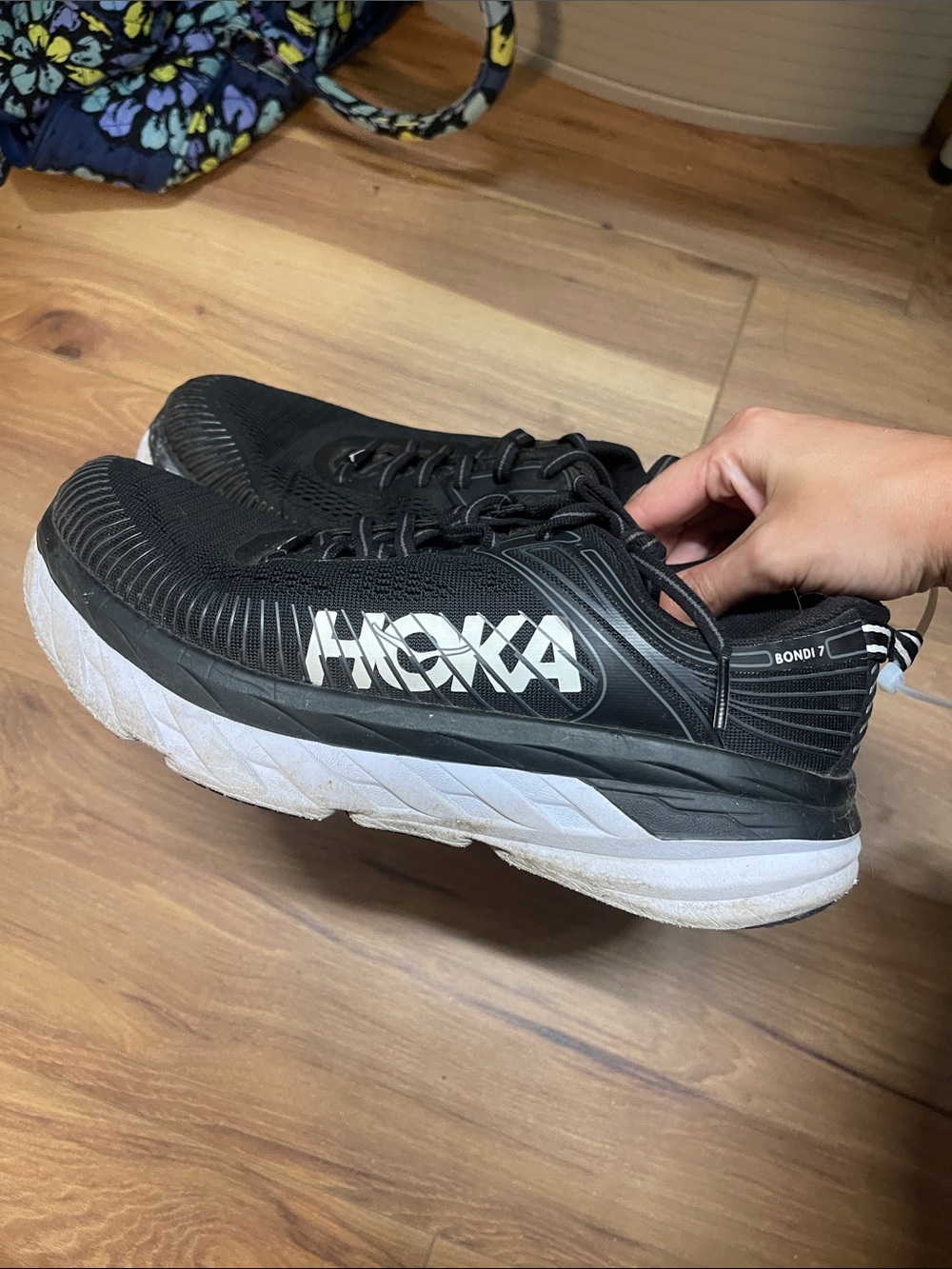 Hoka women’s Black and White Bondi Running Shoe 7.5
